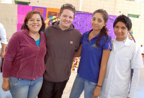 03112012 DÍA DE MUERTOS.  Chantal, Andrés, Sayra y Hernán.