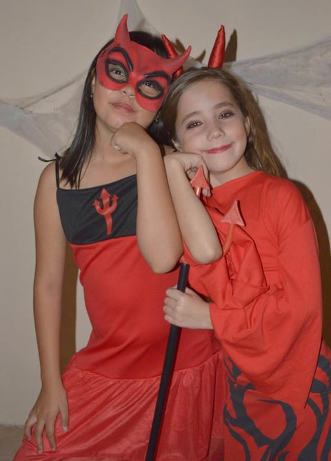 03112012 EN CUMPLE.  Danna Bernnardett y Cindy Alonso.