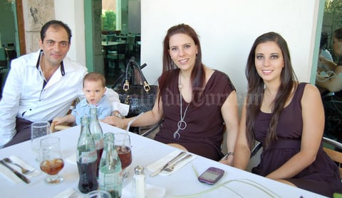 Antonio Diab, José Antonio, Rocío Nassar y Sara Nassar.