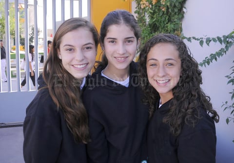 Ana Claudia, Ana Paula y Regina.