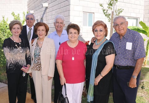 Chacha, Hugo, Susana, Jesús, Bedia, Licha y Chepo, fundadores del Montessori.