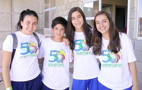 Mónica, Ricardo, Ale y Mariana.