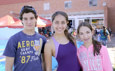 Gabriel de León, Gina Olguín y Ani Ramos.