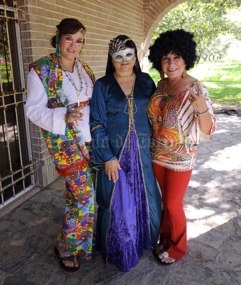 Cristy, Lourdes y Juanita fueron las anfitrionas del festejo.