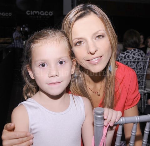 Ana Isabel y Rocío.