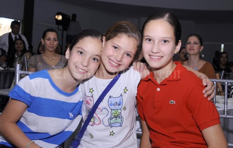 Valeria,María y Adris.