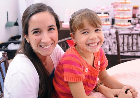 Fernanda del Bosque y Mónica Alba.