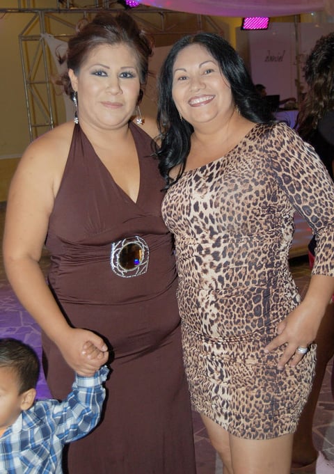 04112012 BLANCA  Grijalva y Lupita Lara.