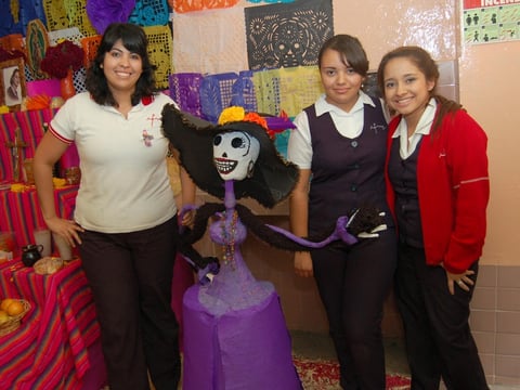 06112012 MARIANA , Diana y Daniela.