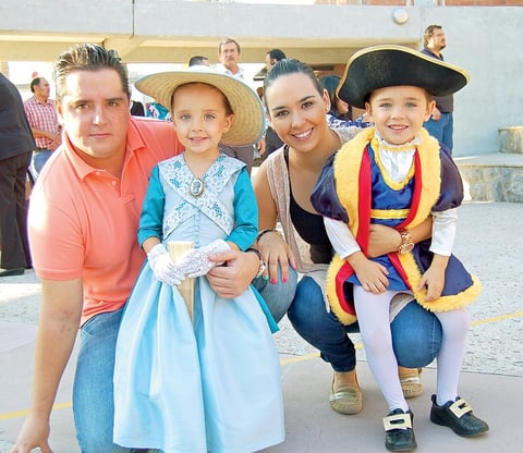 06112012 ALEJANDRO , Marijose, Ana Isabel y Alejandro Piedra.