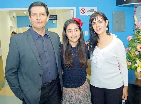 07112012 SANTIAGO  Ãvalos, Isela y Ãngela.