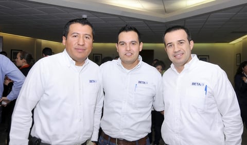 08112012 ABEL  Puentes, Emanuel Jaimes y Constantino Miritis.
