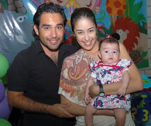 10112012 GERARDO,  Cristina e Isabella Cervantes.