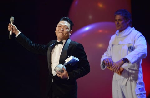 El surcoreano Psy recibió el premio por el mejor video.