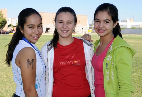 11112012 EN TRIATLÓN.  Marijose, Mague y Pau.