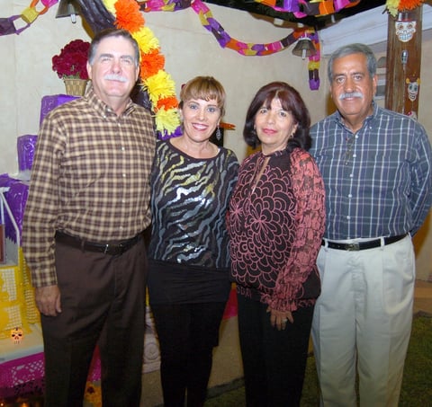 12112012 EN FESTEJO.  Donato, Paty, Chepis y Raúl