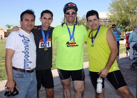 12112012 EN TRIATLÓN.  Jesús, Alejandro, Memo y Poncho.