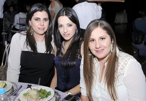 14112012 ANA CARLA , Pily y Priscila.
