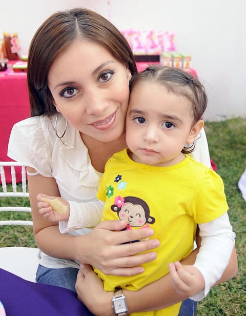 13112012 MÃ³NICA  y Valentina.