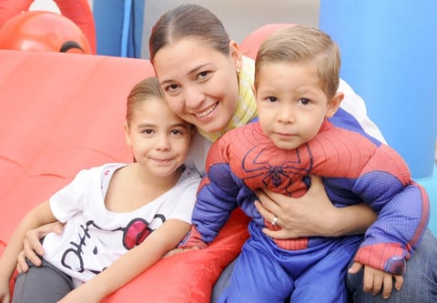 13112012 RENATA  y Adibe.