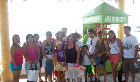 Miembros de la Asociación de Distribuidores de Vales de la Comarca Lagunera en su viaje 2012 a Mazatlán, Sin.