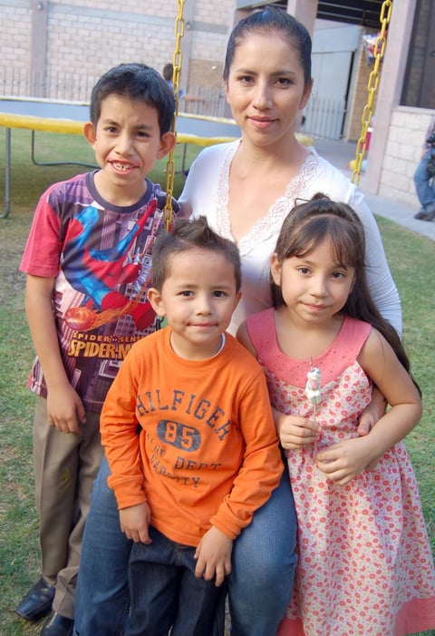 16112012 JESÃºS  Gerardo, Karina, Ã“scar y Karime.