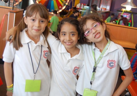 16112012 ARANTXA,  Peniel y Dulce.