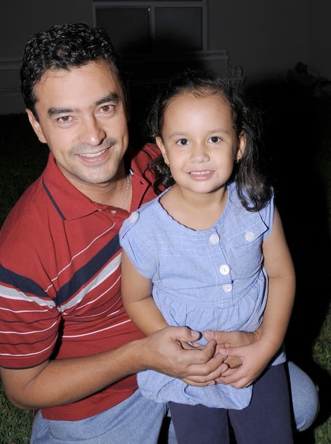 15112012 INVITADOS DURANTE BIENVENIDA.  Ricardo y Mariana.