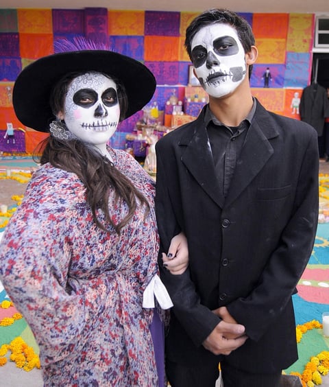 15112012 CON ORIGINALES ATUENDOS FUERON CAPTADOS.  Ana Magallanes y Héctor Núñez.