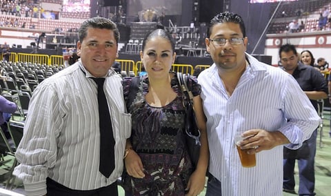 17112012 EN CONCIERTO.  Cecilio Sánchez, Pily y Chuy Alemán