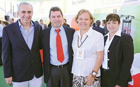 17112012 EVENTO ESCOLAR.  José Ramón, Roberto, Lourdes y Adela.