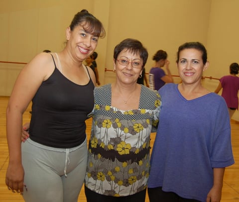 17112012 EN ESPECTÃCULO DE DANZA.  Lily, Magda y Aurora.