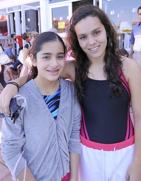 18112012 EN EVENTO DEPORTIVO.  Amira y Alejandra.