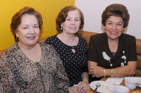 18112012 EN CANASTILLA.  Luz Marí­a Morales, Albertina González y Carmen Montellano.