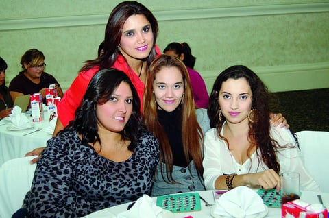 19112012 ROSY , Valeria, Liliana y Carla.