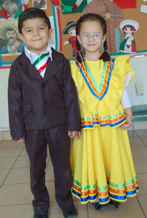 19112012 FERNANDO  CÃ¡zares y Regina Kishi.