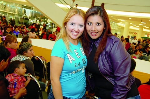 19112012 CARLA  y Marlen.