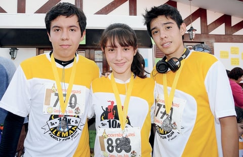 20112012 DANIEL , Lizeth y Carlos Valdez.