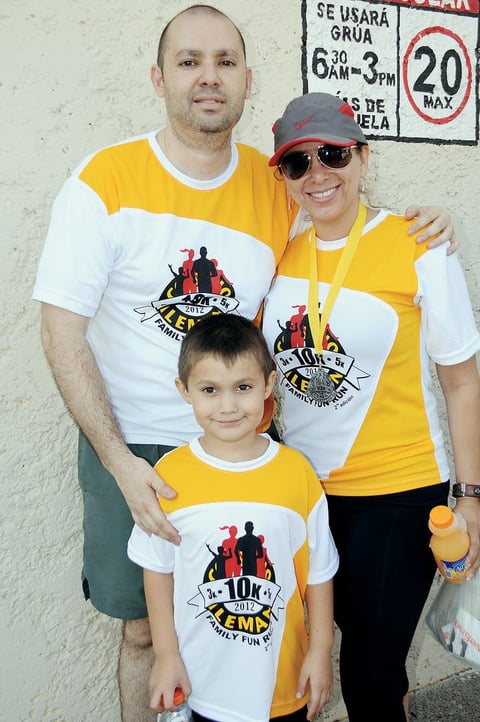 20112012 ROBERTO  Castro, Lucy Galindo y Leonardo Castro.