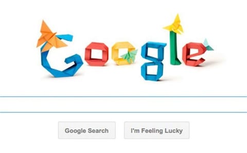 14 de marzo. Para celebrar el 101 aniversario del nacimiento de Akira Yoshizawa, maestro del origami, Google hacía dobleces de papel y mostraba en su página de inicio letras y mariposas con técnica de papiroflexia.