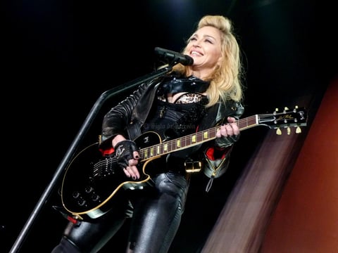 Como parte de su gira MDNA tour, Madonna se presentó con éxito en el Foro Sol de la Ciudad de México dejando impactados a miles de seguidores.