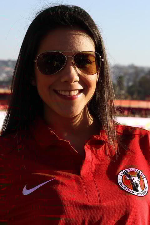 La hermosa aficionada se fue contenta con el pase de Xolos a la final. (Jam Media)