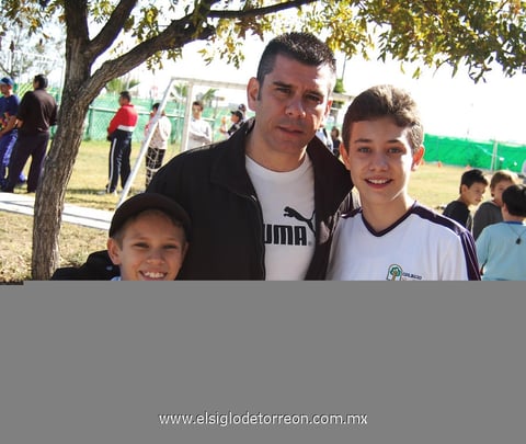26112012 RODRIGO , Ricardo y Ricardo Jr.