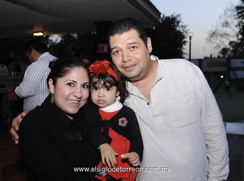 27112012 ANA  Isabel, Allison y Andrea.