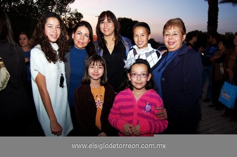 30112012 ALBERTO,  Karina, Alberto, Francisco y Mercedes.