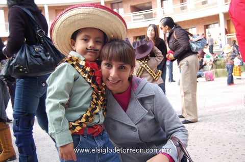 24112012 EMILIANO  y Nancy.