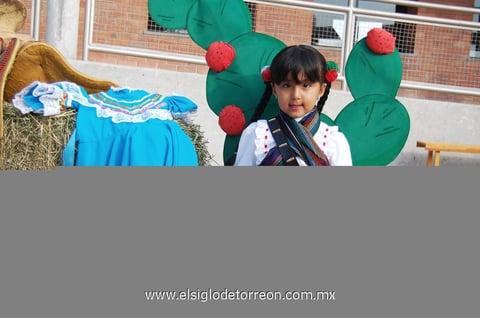 28112012 FESTEJO ESCOLAR.  Sara.