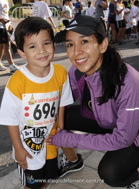 21112012 CARRERA ATLéTICA.  Alex y Mayra.