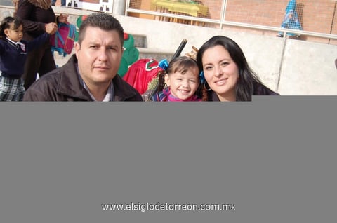 22112012 GERARDO,  Alejandra y Miriam.