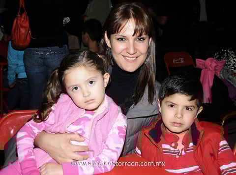 29112012 ALEJANDRA , Nidia y Gabriel.
